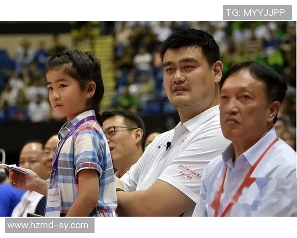 姚明在国际赛场上展现爱国情怀的感人瞬间与深刻意义解析 姚明在国际赛场上展现爱国情怀的感人瞬间与深刻意义解析
