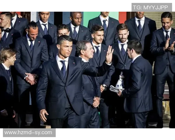 足球明星穿西装的时尚秘诀与搭配技巧解析