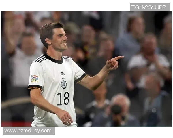 德国足球明星帽子戏法精彩瞬间回顾与分析