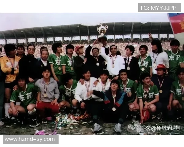 我心中的足球传奇明星与他们的辉煌瞬间分享 我心中的足球传奇明星与他们的辉煌瞬间分享